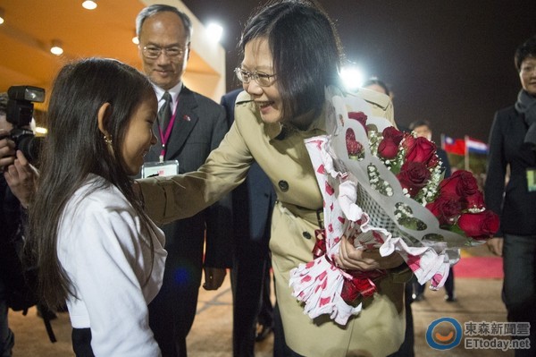 “重要位置”观礼靠P图？蔡英文“外交首秀”尴尬不止一点点