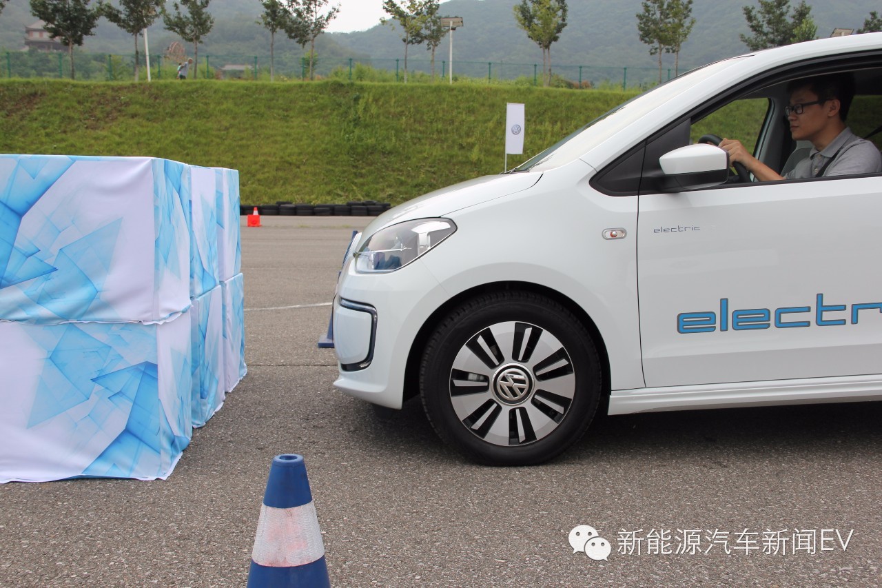 试驾大众e-up,大众车试驾测评