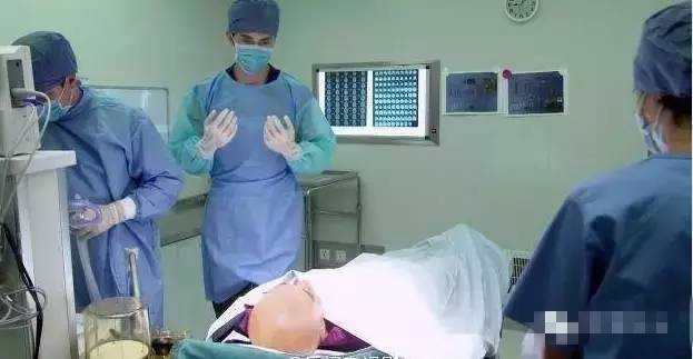 就算爱豆变光头，依旧是迷妹们最喜欢的一颗卤蛋。