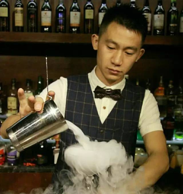 颜高huohao有内涵，杭州这些调酒师za不上天！