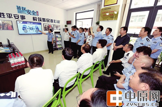 如何进一步深化一村一警机制,推进一村一警筑牢基层治安防线