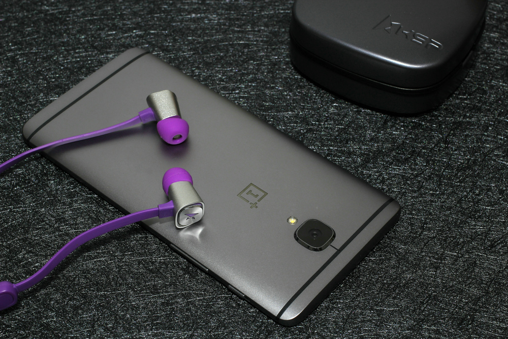 kzsks鏃犵嚎鑰虫満璇勬祴,ksk钃濈墮鑰虫満璇勬祴