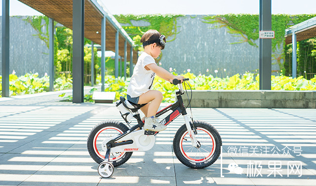 这辆美亚销量第一的童车，孩子骑上想摔跤都难