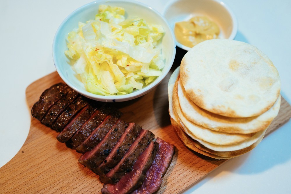 芝麻酱拌牛肉卷,黑胡椒酱汁牛肉卷的做法
