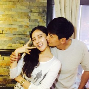 中韩明星情侣大盘点张俪朱镇模林允儿和李易峰？