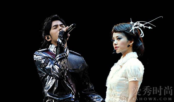 罗志祥和蔡依林同台撩蔡依林,罗志祥蔡依林演唱会叫蔡依林阿姨