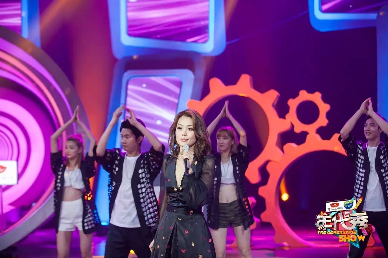 年代秀最感动的歌曲,年代秀感动到哭的视频