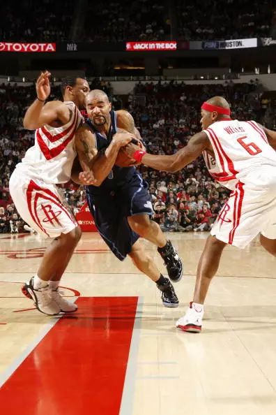 背身单打脚步走几步,背身单打转不过身