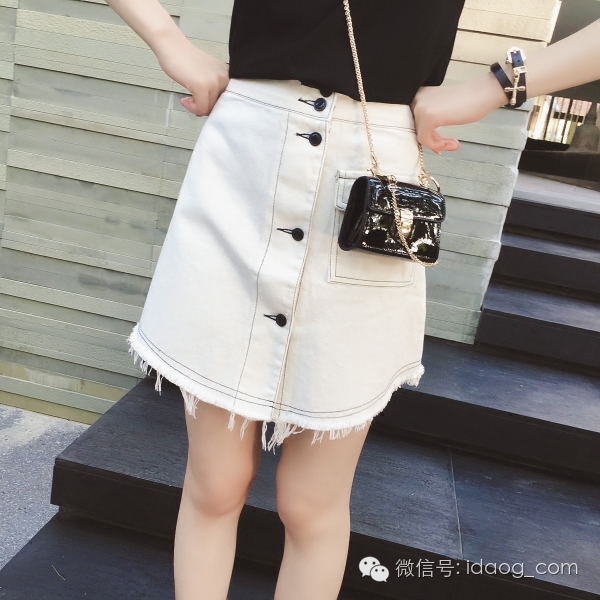 这么美丽的衣服你还在犹豫什么？