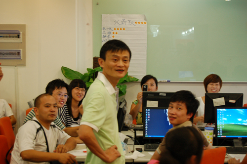 马云有退出阿里巴巴吗,马云是否退出阿里巴巴