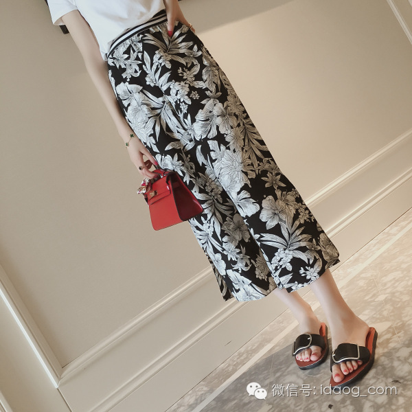 这么美丽的衣服你还在犹豫什么？