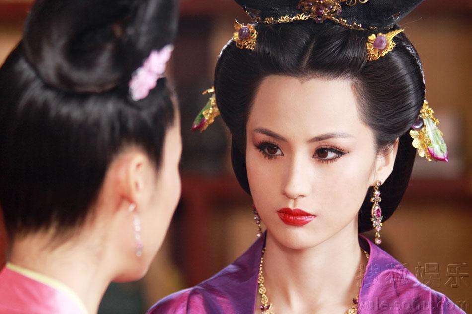 收了花子虚老婆李瓶儿，西门庆还惦记哪个兄弟的老婆？|新*瓶金**梅