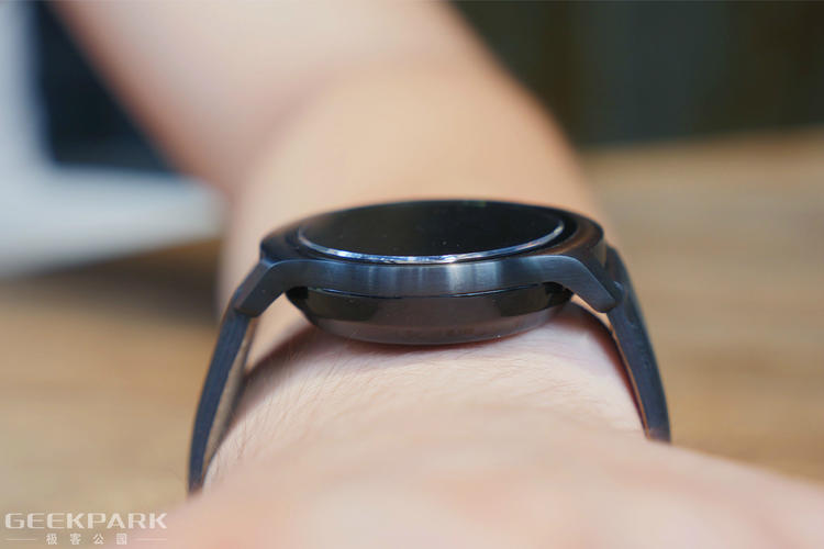 智能手表现在为什么都一个样子,绕两圈表带的智能手表