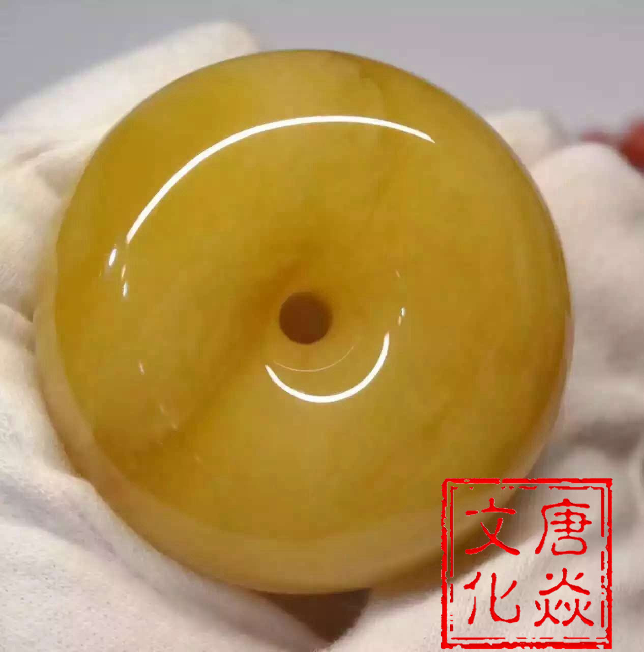 普通蜜蜡能盘成鸡油黄吗,蜜蜡鸡油黄为什么越盘越白