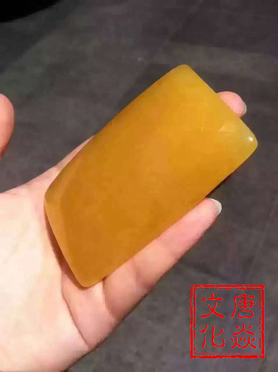 普通蜜蜡能盘成鸡油黄吗,蜜蜡鸡油黄为什么越盘越白