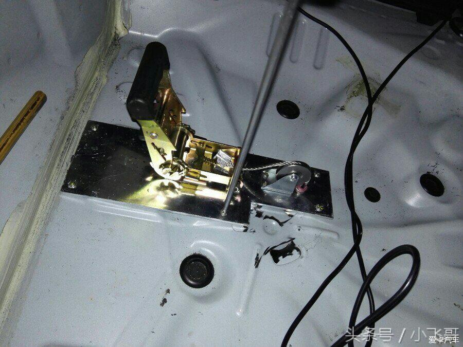 备胎改下挂式,背负式备胎改底挂怎么改