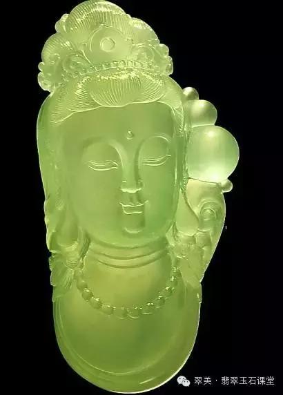 绿色翡翠和红色翡翠一起镶嵌,翡翠镶嵌垫底色和不垫底的区别