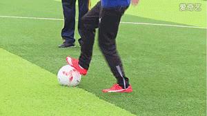 鹿晗踢球水平怎样,鹿晗足球在娱乐圈是什么水平