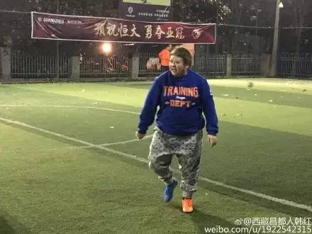 鹿晗踢球水平怎样,鹿晗足球在娱乐圈是什么水平