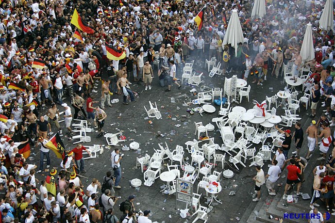 足球流氓解说,足球流氓纪录片