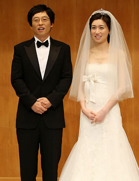 他是唯一零差评的主持人，曾被笑是乞丐，代言费却是何炅的1/3