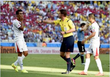 最新裁判规则和手势,裁判判罚移动防守手势