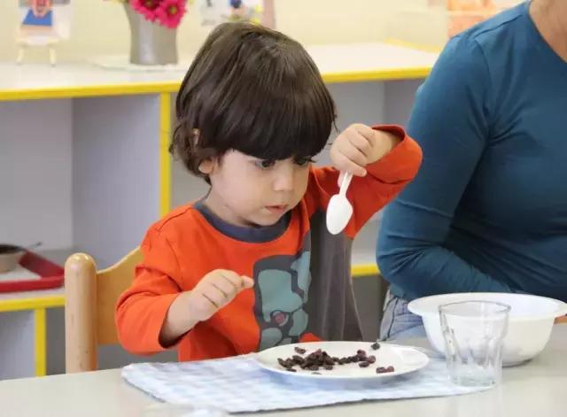 难道我们的孩子天生缺乏独立性吗？激发孩子的独立性很重要