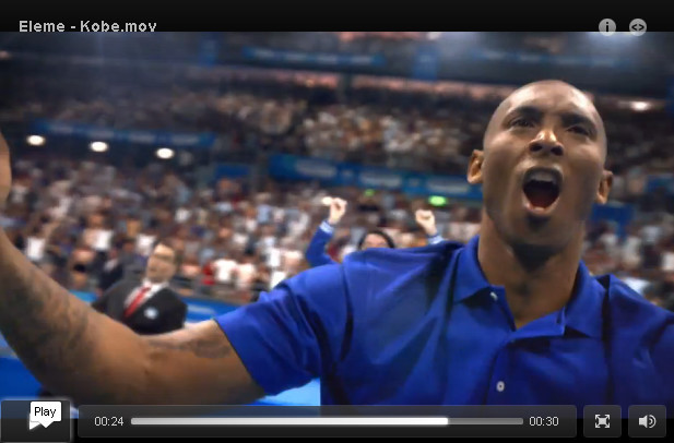 科比用大招助王祖蓝上演飞人式,科比帮中国队捡球