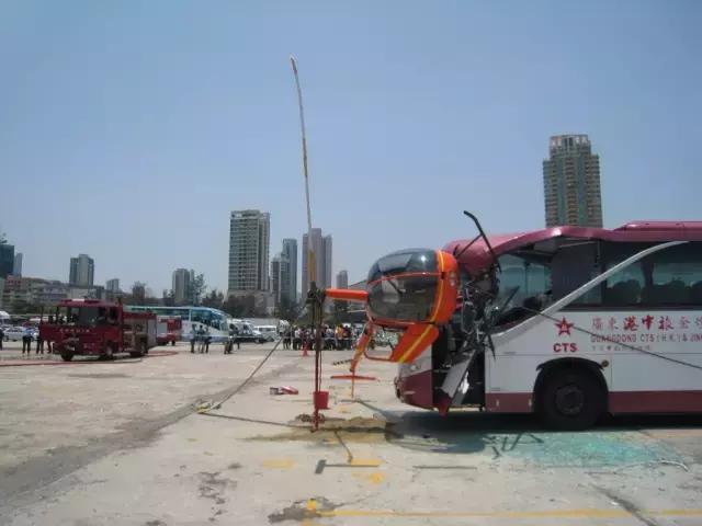 被车撞了保险公司需要来看吗,我被车撞了保险公司要发票给他吗