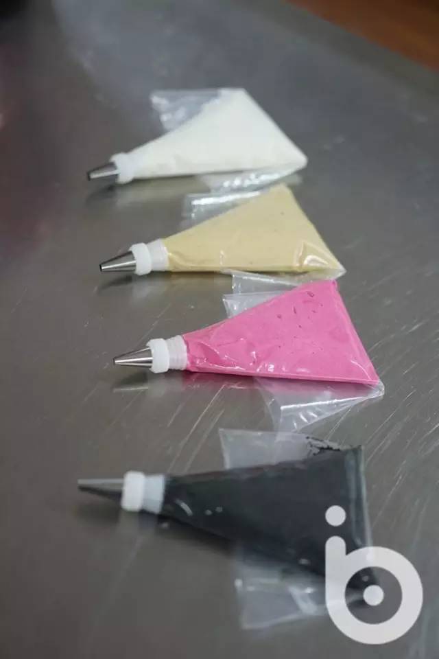 超级主厨|拿着这份甜品问了10个路人，居然没人猜到它是马卡龙