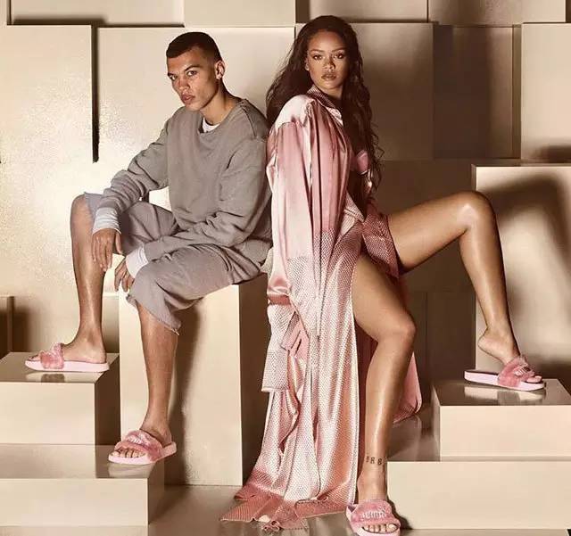 刘雯百丽同款凉鞋,刘雯凉鞋推荐