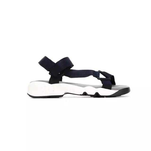 刘雯百丽同款凉鞋,刘雯凉鞋推荐