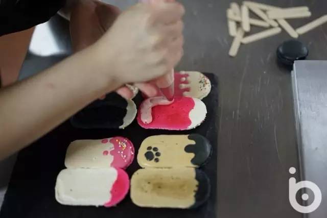 超级主厨|拿着这份甜品问了10个路人，居然没人猜到它是马卡龙