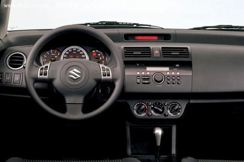 身轻如燕行动自如,铃木雨燕银灰色