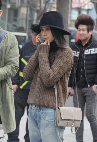 被镜头抓拍明星众生相,镜头抓拍明星微表情有多尴尬