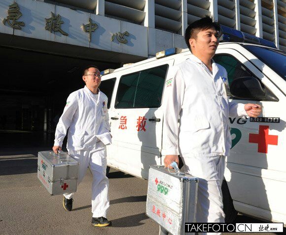 只为一个承诺，他带伤做手术！