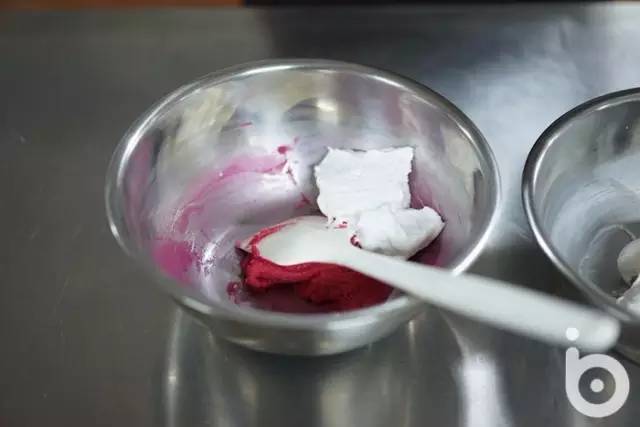 超级主厨|拿着这份甜品问了10个路人，居然没人猜到它是马卡龙