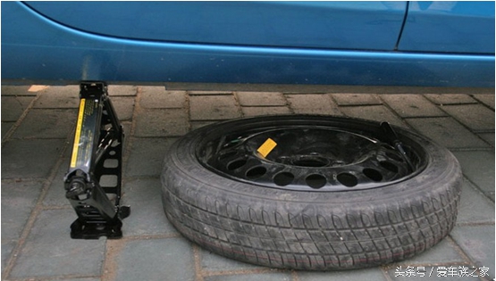 手把手教你如何换轮胎,男人换轮胎视频手把手教学
