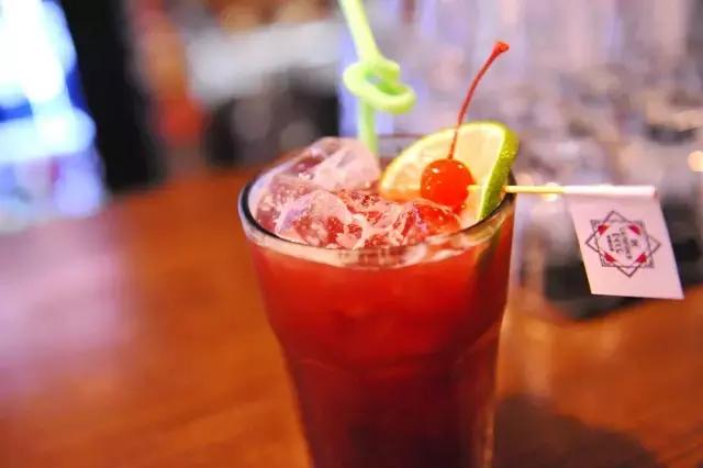 鐏孩閰掔豢澶嶅彜,鐏孩閰掔豢娓呭惂