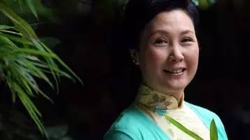 她是一剪梅中的沈心慈，传被李立群抛弃嫁陈震雷