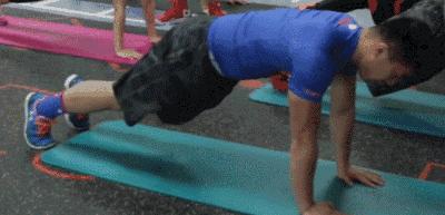 翘臀马甲线训练计划女生,美女塑造腹肌及马甲线必学