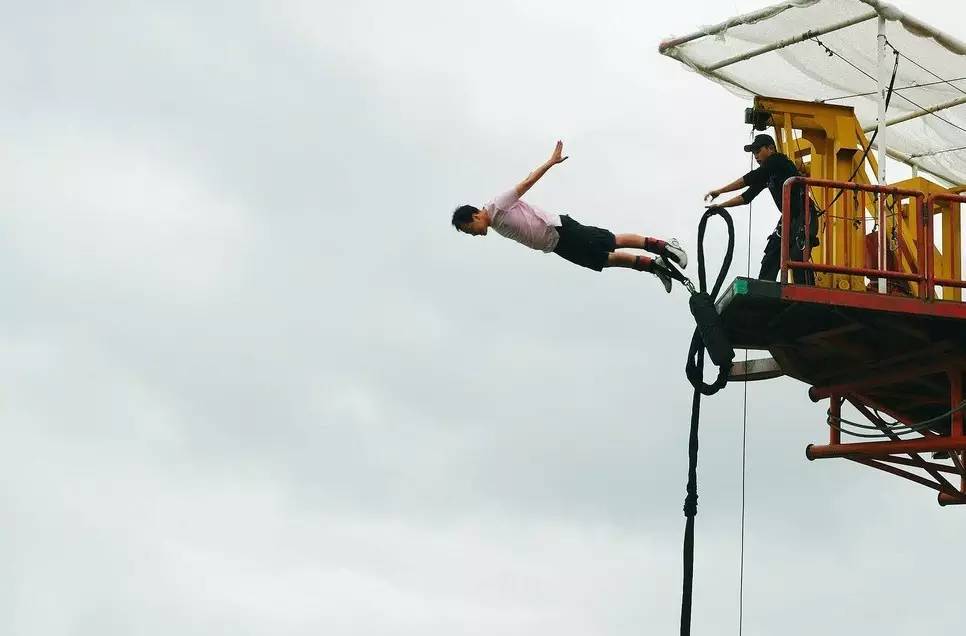 徒手攀岩死亡率,徒手攀岩一共死亡多少人