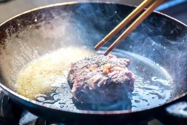 弄惠灵顿牛排放什么蔬菜,惠灵顿牛排放什么蘑菇最好