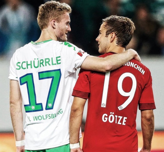 格策加盟曼联,许尔勒和格策谁有钱