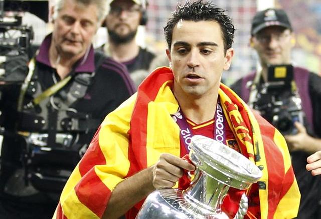 齐达内哈维,皮尔洛和齐达内谁更厉害