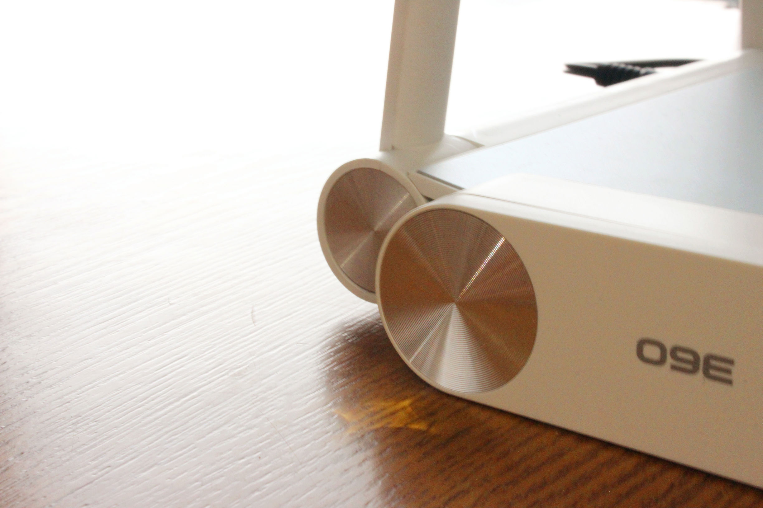 360wifi扩展器r2测评视频,360r2wifi扩展器开箱