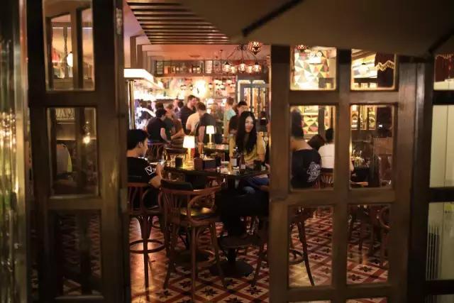 鐏孩閰掔豢澶嶅彜,鐏孩閰掔豢娓呭惂