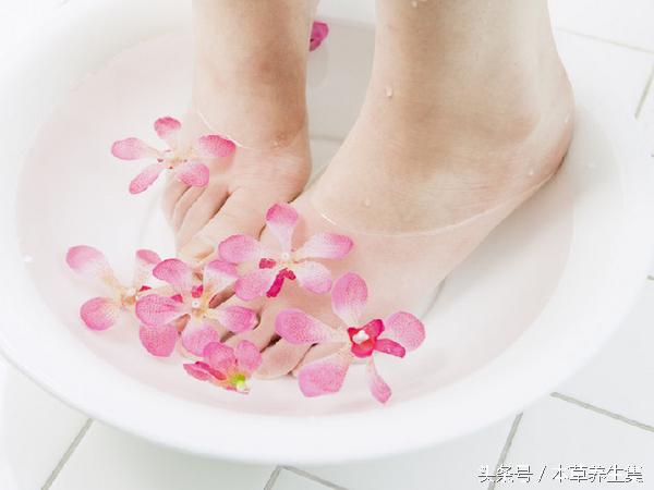 脚脱皮长水泡是哪种真菌感染,趾间糜烂型脚气穿过的鞋怎么处理