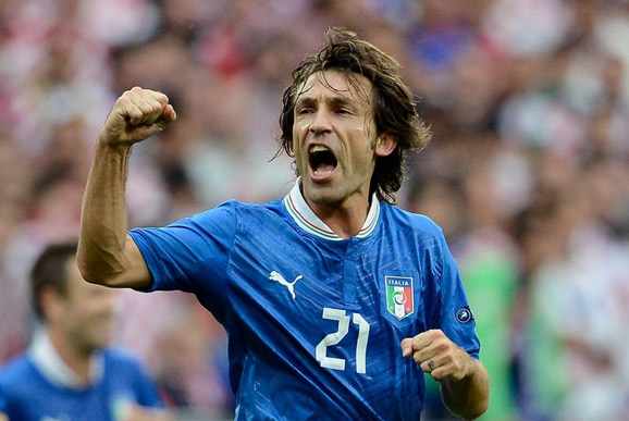 齐达内哈维,皮尔洛和齐达内谁更厉害