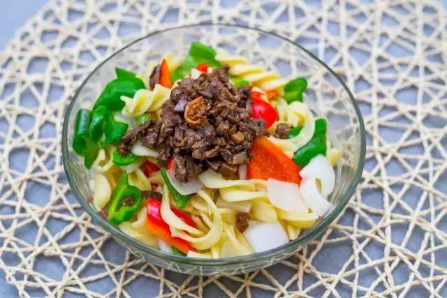 弄惠灵顿牛排放什么蔬菜,惠灵顿牛排放什么蘑菇最好